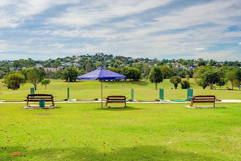 Gunabul Homestead & Golf Course Gympie 0*,
